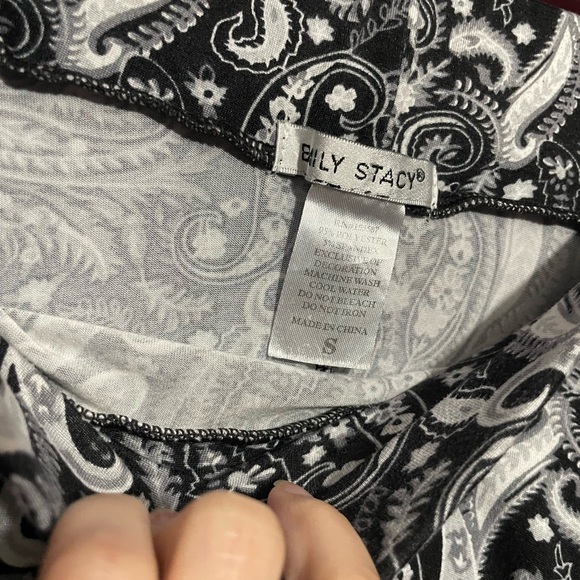 DONATE - Picture 2 of 3